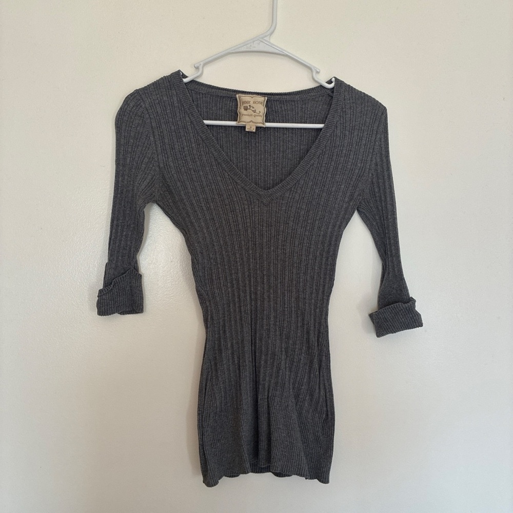 Pink Rose Ribbed V-Neck Long Sleeve Top - Charcoal Gray
